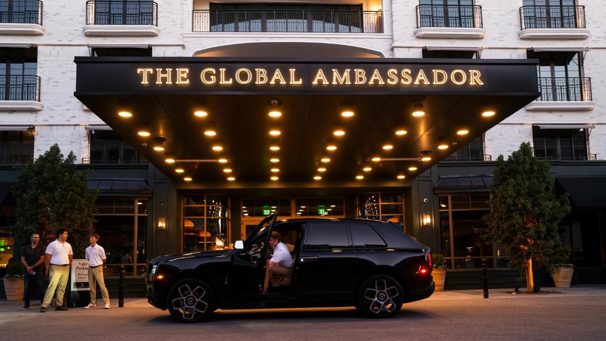The Global Ambassador Hotel Phoenix Exterior photo